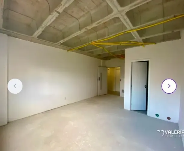 SALA COMERCIAL COM 25M². ÓTIMA LOCALIZAÇÃO!