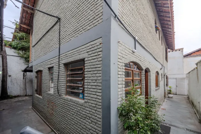 Casa comercial para venda em Jardim Luzitânia, 221m²