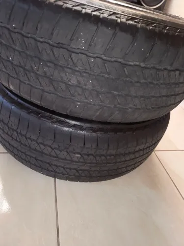 Pneus para Hilux semi novos