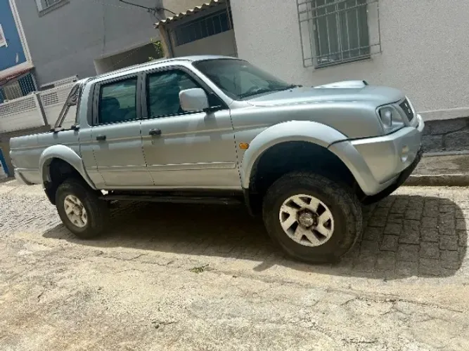 Mitsubishi L200 GLS 2.5 4X4 CD Diesel 2004