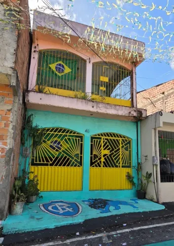 CASA NA TV JADER DIAS - BENGUI, CASA COM 2 PAV. 3/4 SENDO 1 SUÍTE.