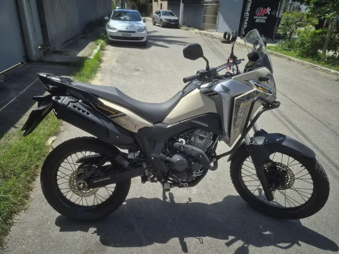 MOTO HONDA SAHARA 300
