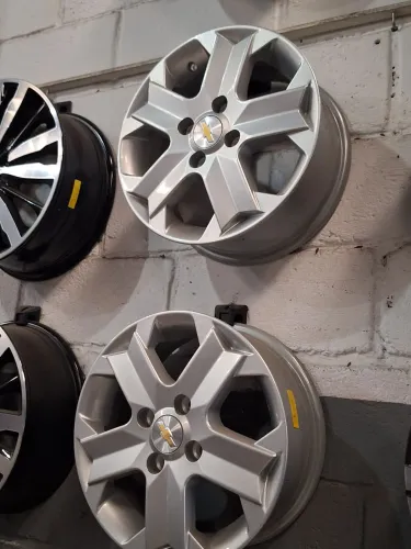 Rodas aro 14 GM novas dá KR 1.950