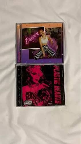 Cds Miley Cyrus - Bangerz (alt cover) e plastic heart