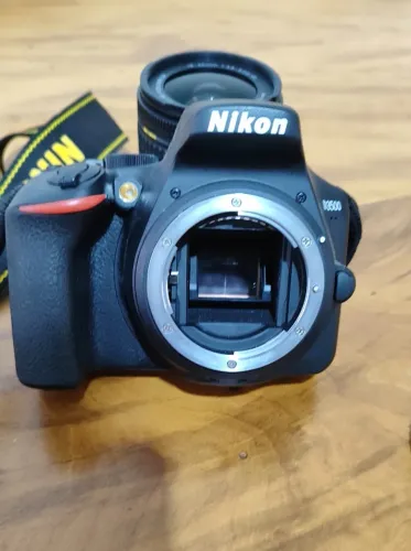 Câmera Nikon D3500 + Lente 18-55mm + Acessórios | Excelente Estado