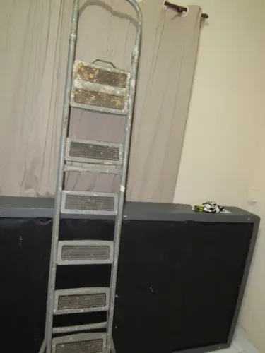 Escada de Ferro com 6 degraus