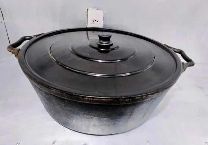 PANELA DE FERRO MINEIRA 26 LITROS