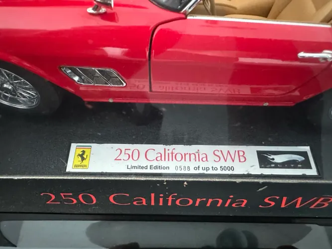 Miniatura Ferrari Ferris Buellers Day Off Edição Limitada