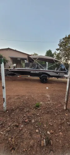 Barco uai náutica black bass 6.0 60HP