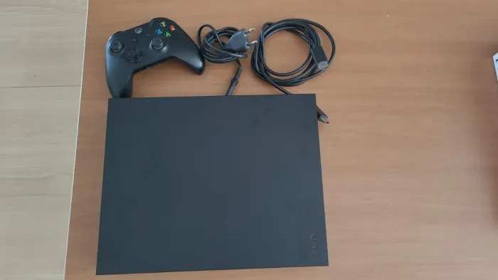 Xbox One X 1TB + 1 Controle Original