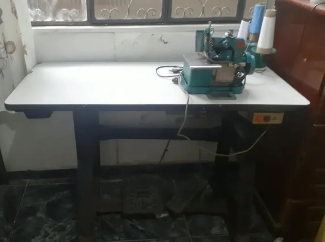 Máquina de costura overlok