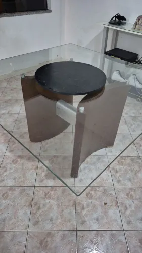 Mesa com tampo de vidro 1,60 X 1,60