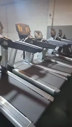 Esteiras Life Fitness semi novas a pronta entrega para sua academia!!