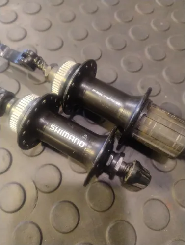 Cubo Shimano (PAR) RM35 28 FUROS Cassete