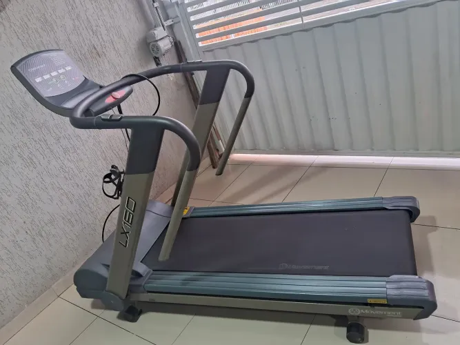 Esteira profissional movement lx 160