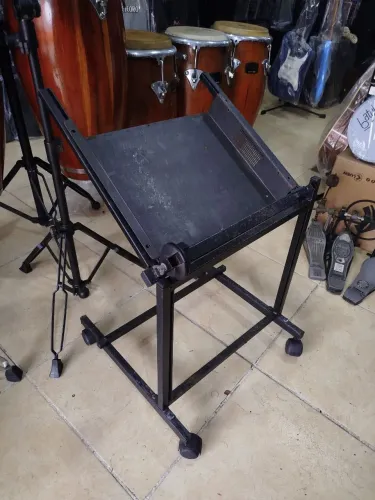 Rack para periféricos á retirar