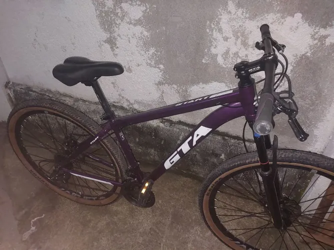 Bike nova 1 mês de uso