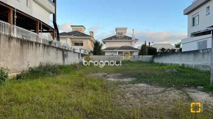 Terreno residencial no Carianos
