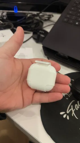 AirPods 4