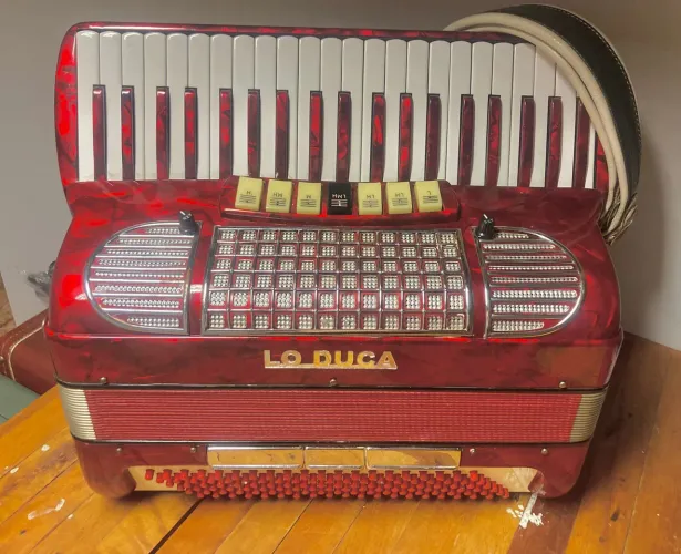 Acordeon 80 baixos Italiano ? Lo Duca.