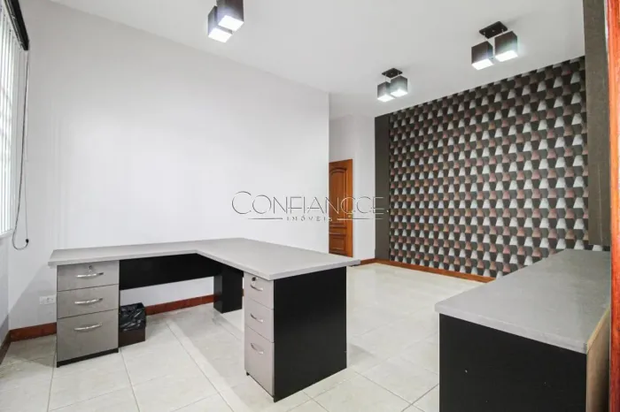 Casa Comercial para alugar em São Francisco, Curitiba - PR | Confiancce Imóveis
