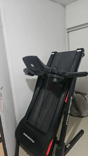Esteira Elétrica Movement R4i Dobrável com Inclinação Elétrica
