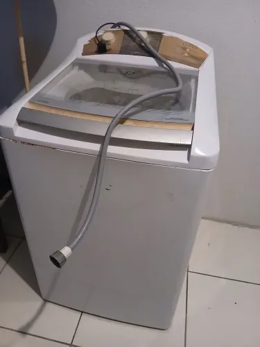 Máquina de lavar 10kg funcionando