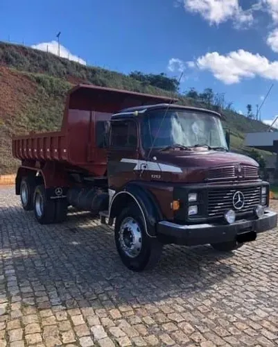 Vende-se Caminhão Caçamba