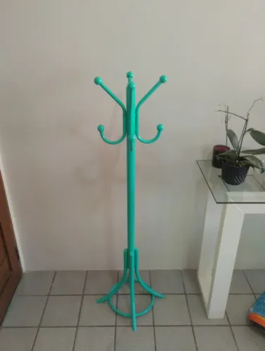 Cabideiro de chão verde Tok&Stok