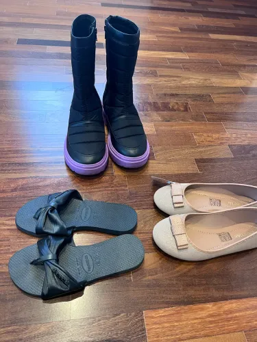  3 pares de calçados menina TAM 33/34 bege, preto 
