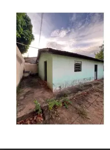 Imóvel para venda possui 443 metros quadrados em Setor Santos Dumont - Goiânia - GO