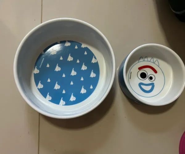 Potes de alimento para cachorros e gatos - Toy story