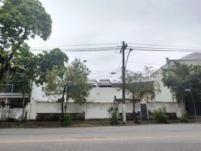 Aluguel Amplo Terreno plano e murado com 500 m² Av. Rui Barbosa 171 - São Francisco - Nit