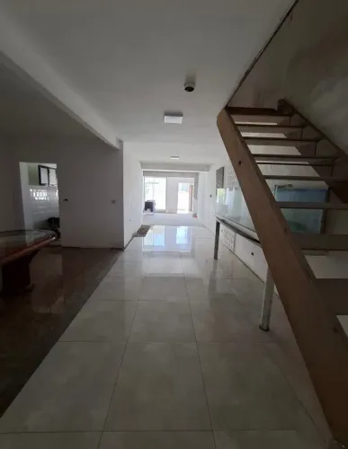 Casa para Venda em Mogi das Cruzes, Vila Vitória, 2 dormitórios, 1 suíte, 2 banheiros, 3 v