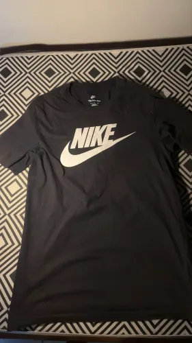 Camiseta Nike Original Preta Tamanho S - Logo Futura Branca