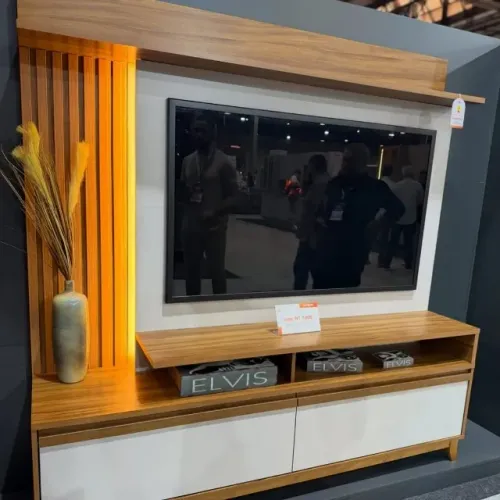 Estante Home Ripada para TV ate 60 Polegadas Led 2 Portas NT1400 Notavel - Freijó | Off Wh
