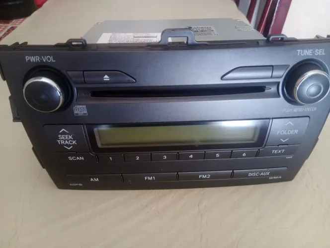 Rádio original Toyota Corolla. 