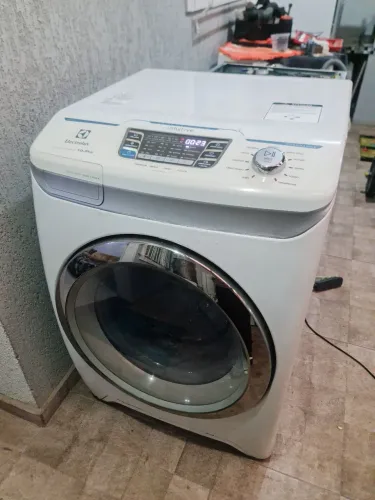 Lava e seca Eletrolux 10 kg ler o anuncio