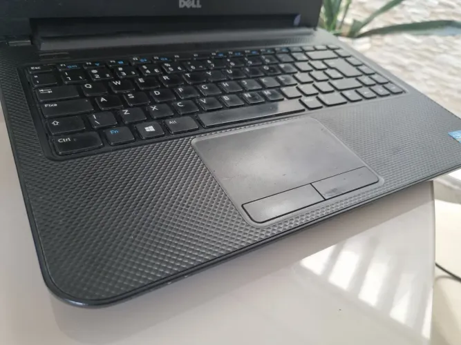 Notebook Dell i3 8GB de memória SSD240GB tela 14.1 bateria de longa duração super