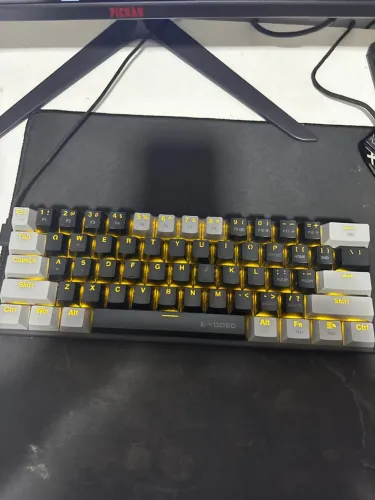 Teclado Mecânico E-YOOSO 60% switch azul (usado 1ano)