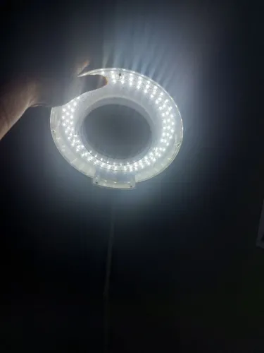 Vendo uma luminária branca led para seu estúdio estético ou outros ambientes moderna