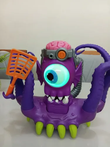 Space Alien - Com sons e luzes - Raro