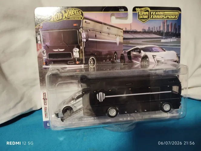 Hot Wheels Premium Team Transport Lykian/Euro Hauler