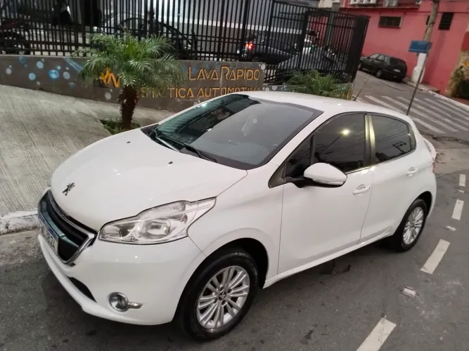 Peugeot 208 Active/active Pack 1.5 Flex 8V 5P 2014