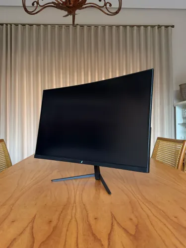 MONITOR SUPERFRAME CURVO 180HZ/24?/FULL HD/COM AUDIO! (PEGO SEU USADO NA TROCA)