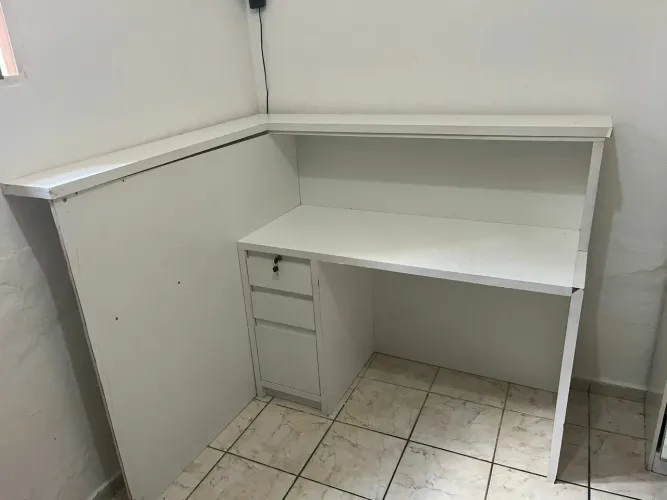 Balcão de escritório 