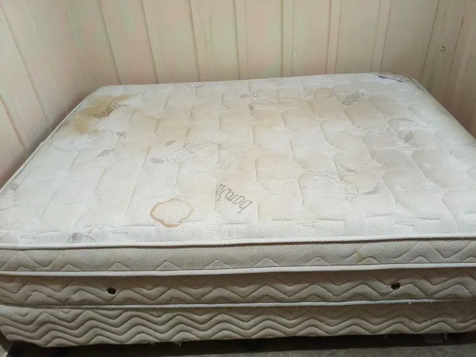 Cama box e colchão USADO