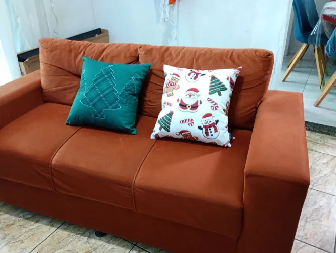 Vende-se um sofá 