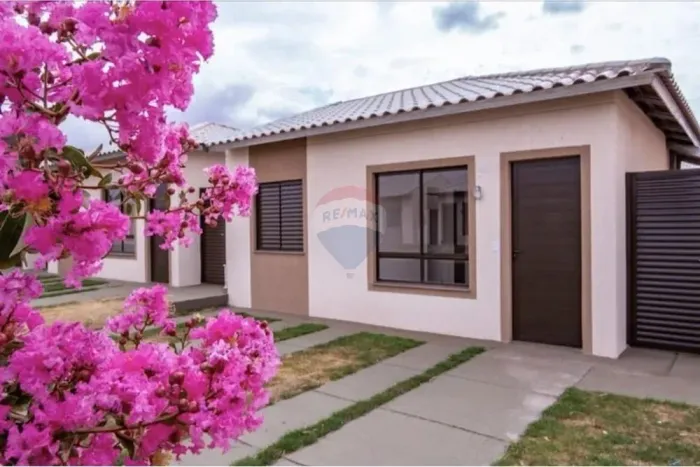 Casa com Quintal Grande no Lar Curitiba em Sertãozinho  2 Dormitórios + Lazer Completo