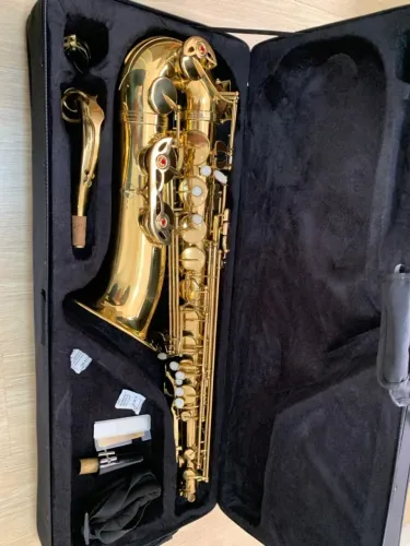 Saxofone ? impecável muito pouco utilizado e teclado profissional completo com pedal!!!